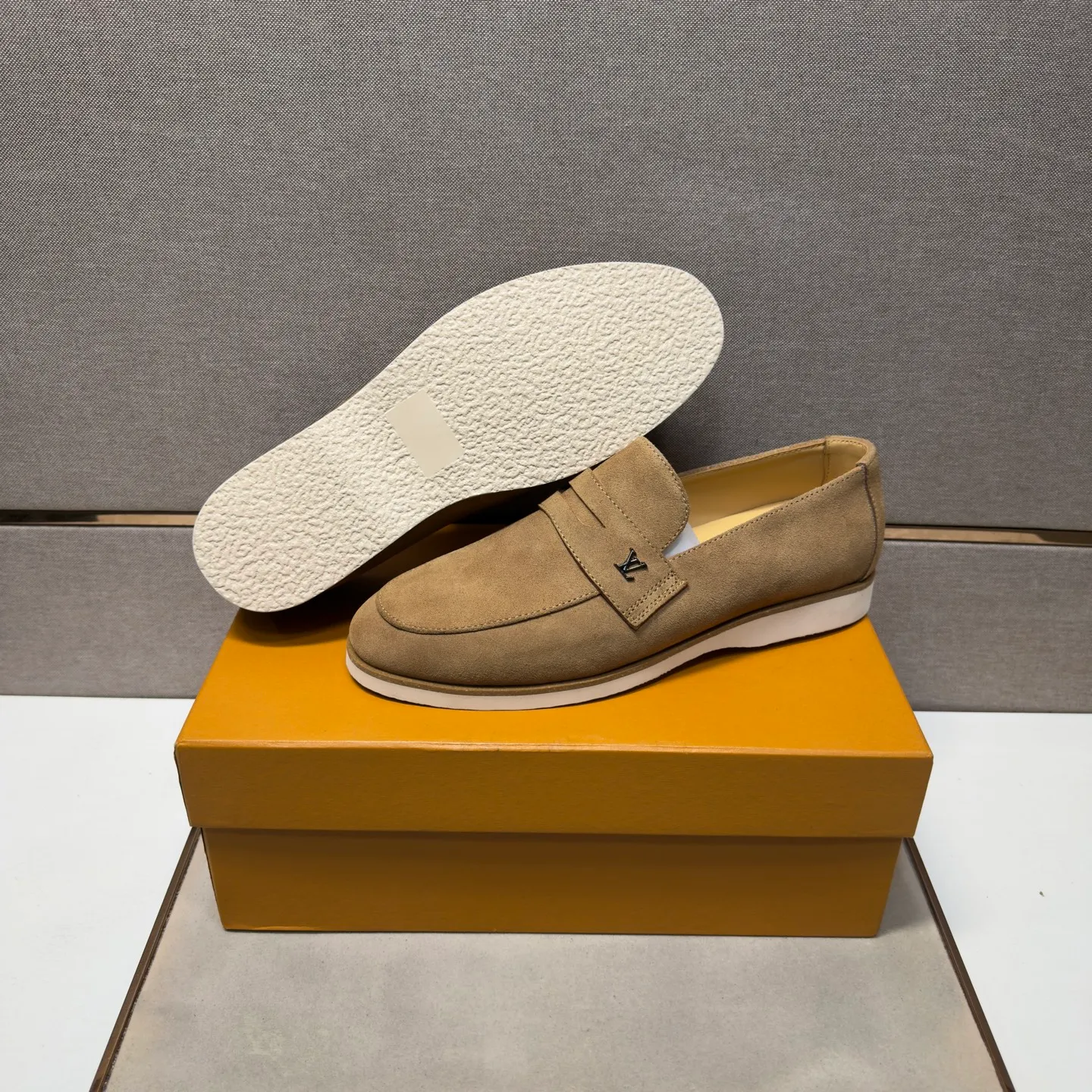 Men's men's shoes 💰pp442 [LV～] Men's casual shoes 2026z cabinet sales simultaneously 🔶Size: 38-44 #️⃣ 🔷4 colors🔜The upper is made of cowhide stitching ➕Cowhide lining, comfortable and breathable, sole: original comfortable and wear-resistant outsole, ⚠️real thing📱photographed🎬real thing is better📢📢📢